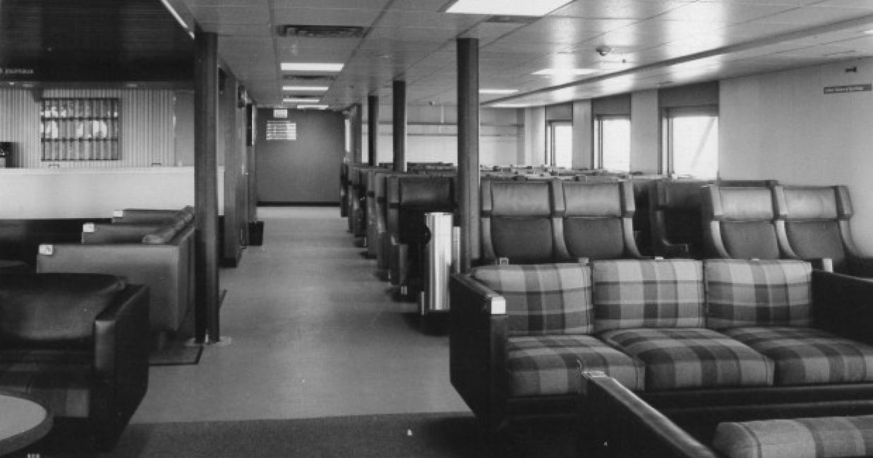 seating area on the ss john hamilton gray