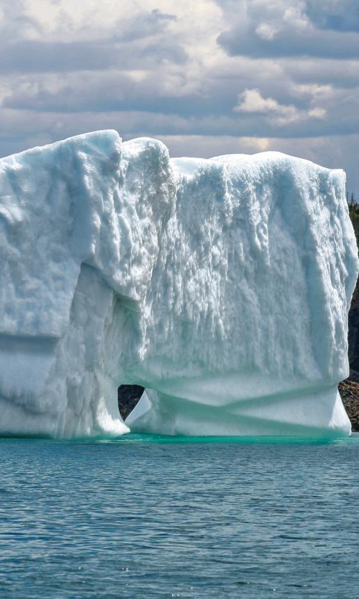 iceberg_near_triton_island_green_bay_central